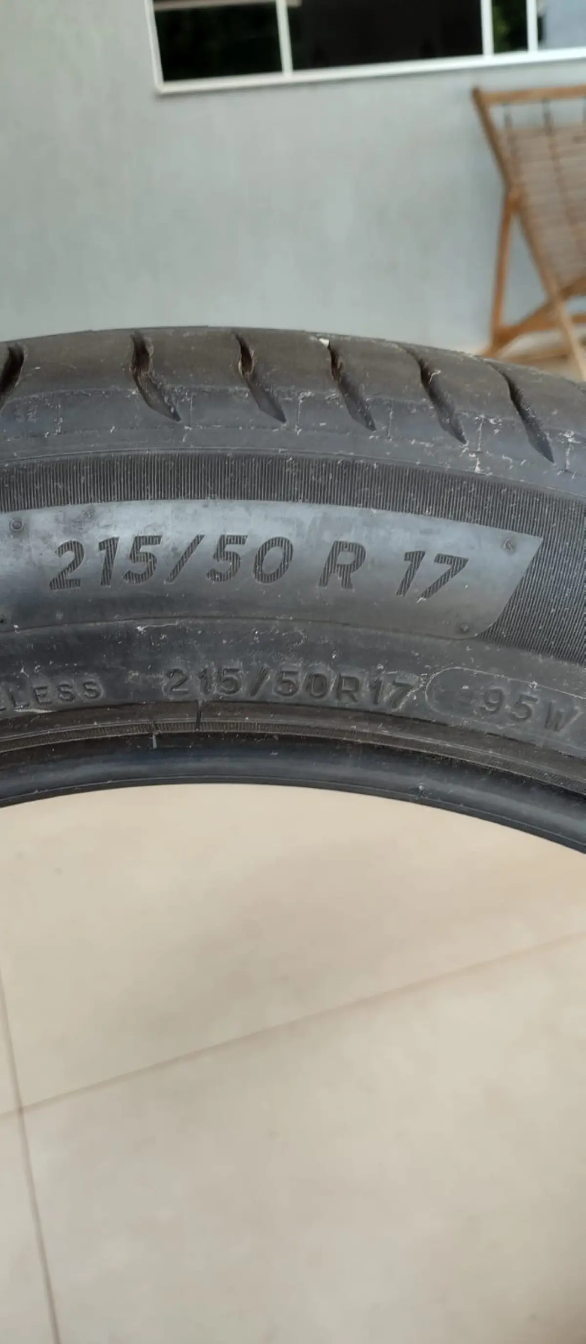 Pneu 215/50 R17 - Imagem 4