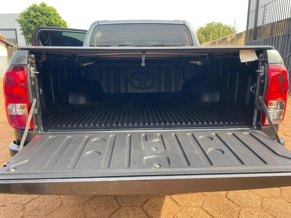 TOYOTA HILUX CD SR 4X4 2.8 TDI DIESEL AUT. 2024 - Imagem 6